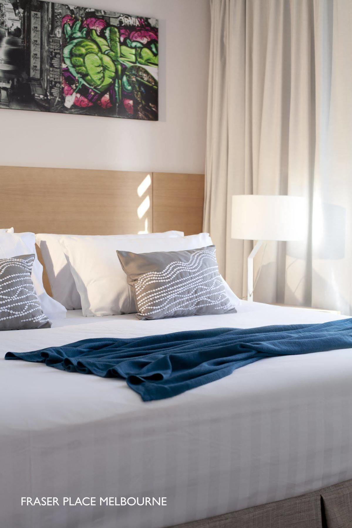 Fraser Place Melbourne Room photo